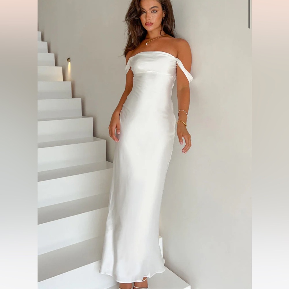beginning boutique Ella White Off Shoulder Formal Dress